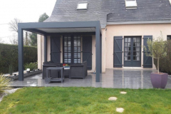 pergola-noire-brustor