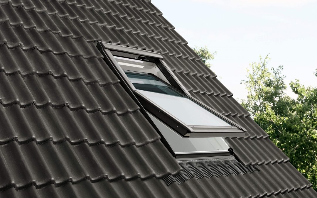 Alu Bertron devient partenaire VELUX pour le remplacement de fenêtres de toit et volets roulants