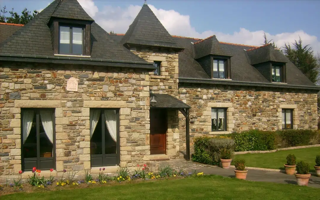 Menuiserie mixte à Betton : alliez performance et esthétique pour votre habitat