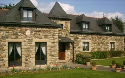 Menuiserie mixte à Betton : alliez performance et esthétique pour votre habitat