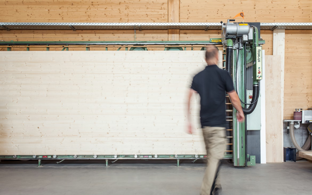 Le métier de commercial en menuiserie : un rôle clé entre expertise, conseil et accompagnement